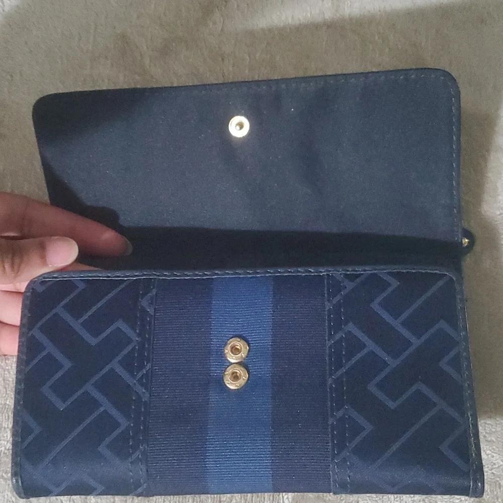 Tommy Hilfiger Navy Blue Compact Wallet - Picture 2 of 7